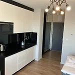 Jab 400 Metrow Od Kliniki Unii Lubelskiej Bezplatny Garaz * 什切青