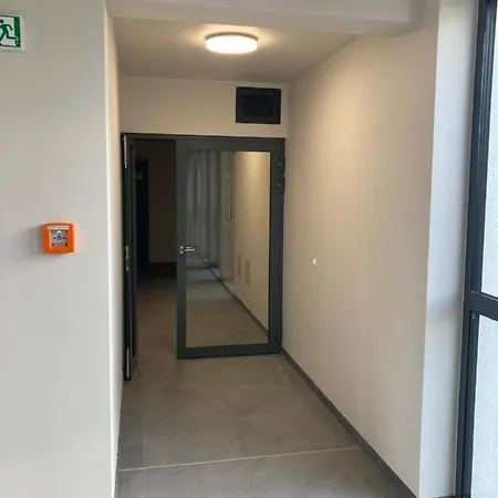 Jab 400 Metrów Od Kliniki Unii Lubelskiej Bezpłatny Garaż *