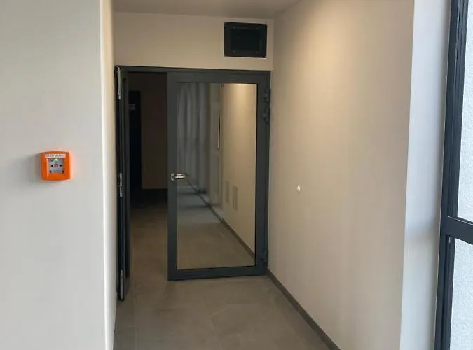 Jab 400 Metrow Od Kliniki Unii Lubelskiej Bezplatny Garaz *